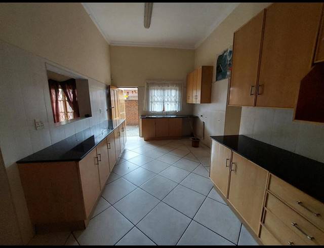 4 BEDROOM HOUSE FOR SALE IN LAUDIUM